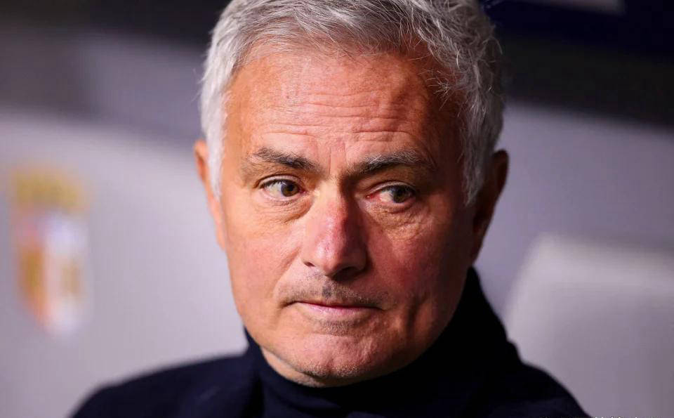 穆里尼奥率本菲卡葡超19场不败保持，豪门鏖战迎来魔鬼赛程考验